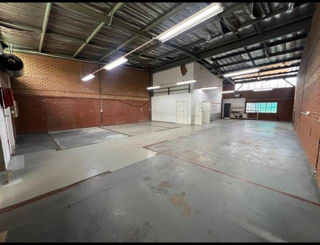 340M² WAREHOUSE TO LET IN HENNOPSPARK
